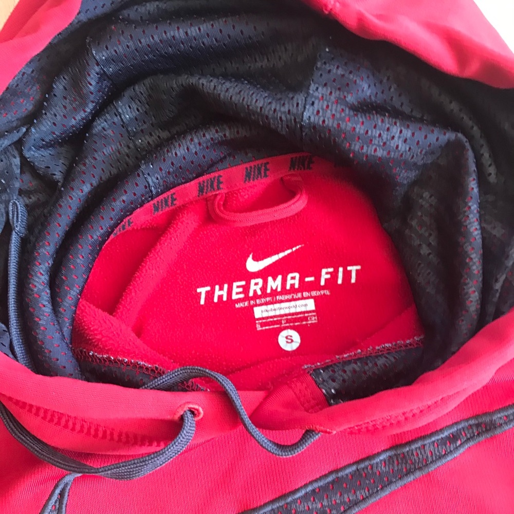 - Nike therma-fit hoodie red size small - Picture 3 of 7